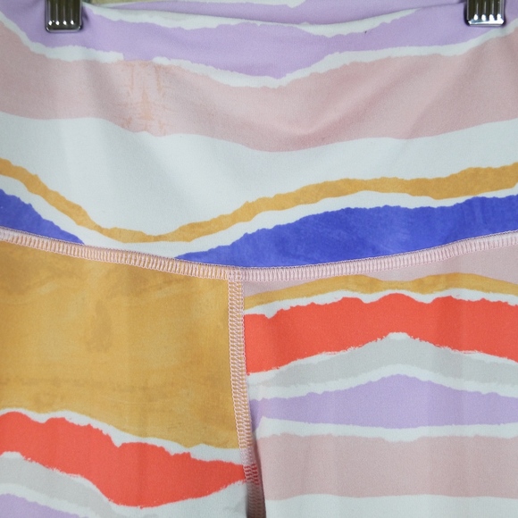 Lululemon True Self Crop Bleacher Stripe Size 2 - Picture 2 of 5